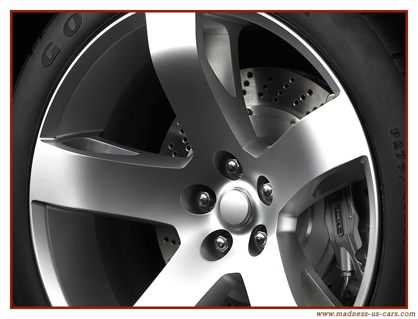 http://www.madness-us-cars.com/actualite-vehicules-americains/dodge-challenger-2008-7.jpg