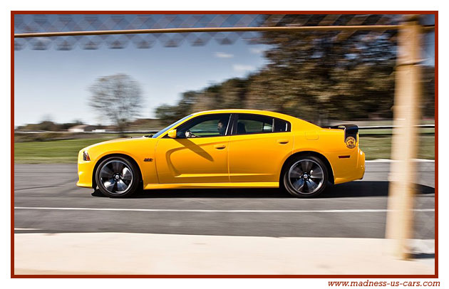 Dodge Charger SRT-8 392 Super Bee 2012