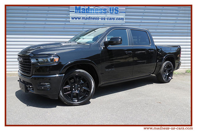 Dodge Ram 1500 Laramie Night Edition 4x4 2025