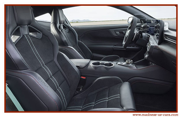 Ford Mustang Dark Horse SC 2026